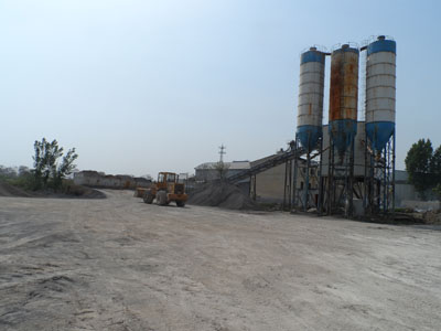 億立重工在云南HZS60型攪拌站