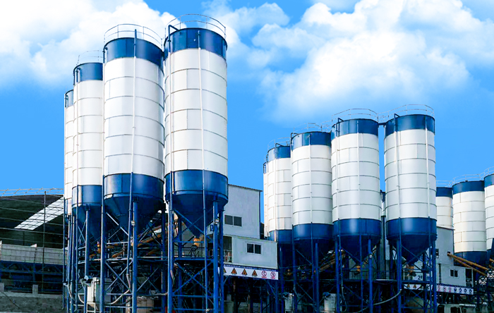 大型混凝土攪拌站用戶現(xiàn)場實(shí)拍_設(shè)備由億立重工廠家制造