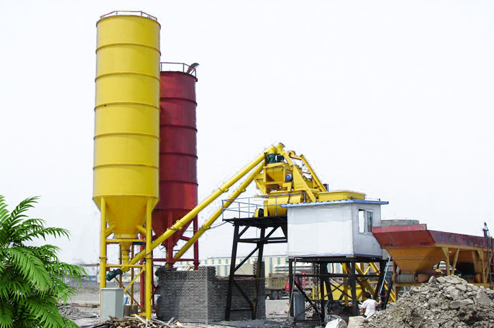 小型混凝土攪拌站設備用戶現(xiàn)場